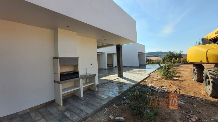 Quinta T4 para Venda em Azueira e Sobral da Abelheira Foto 37