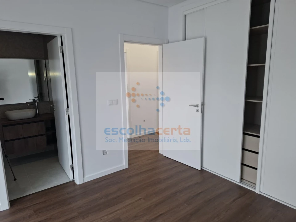 Moradia T4 para Venda em Fernao Ferro Foto 5