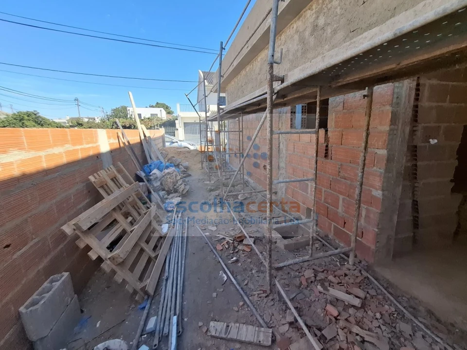 Moradia T4 para Venda em Fernao Ferro Foto 9