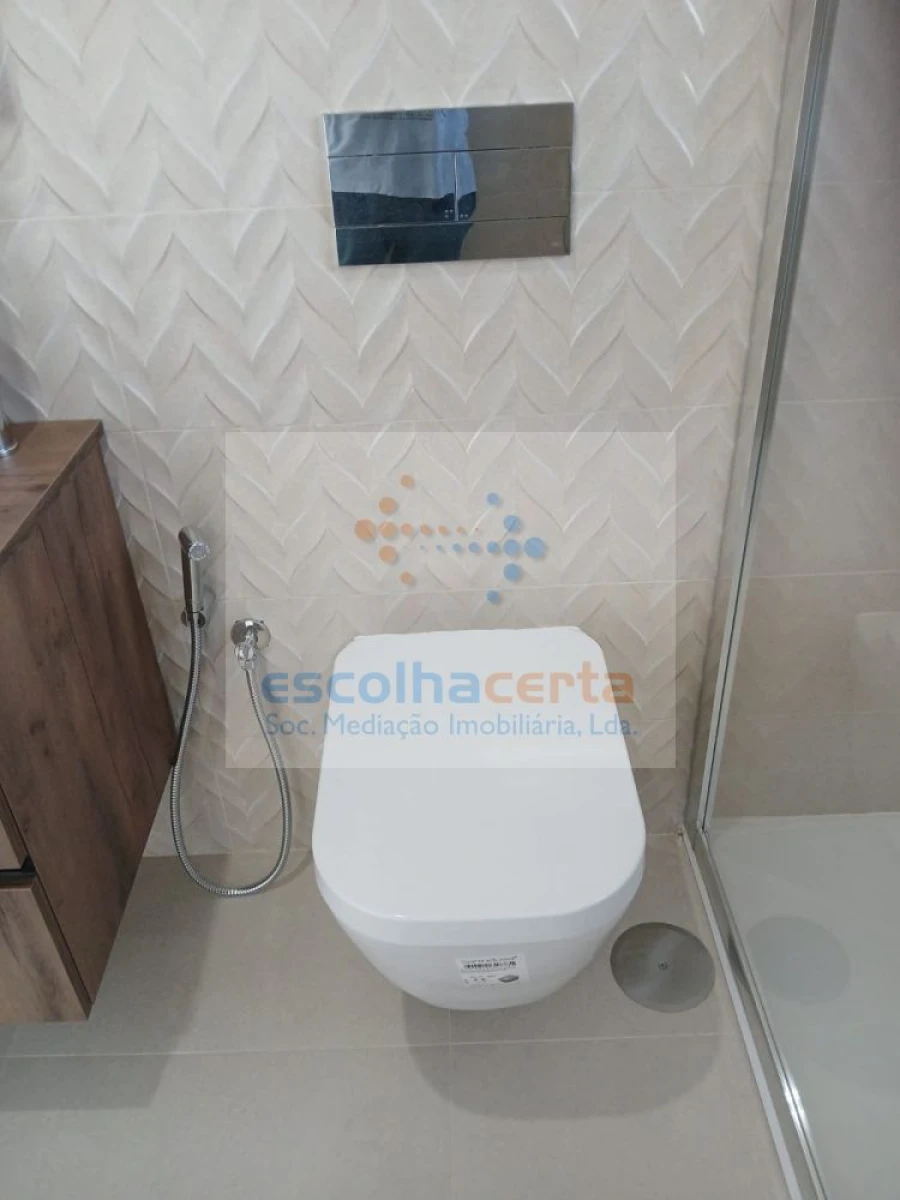 Moradia T4 para Venda em Fernao Ferro Foto 23