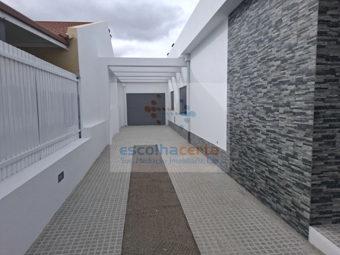 Moradia T4 para Venda em Fernao Ferro Foto 17