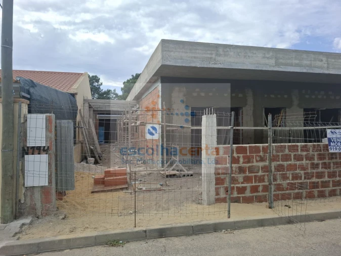 Moradia T4 para Venda em Fernao Ferro Foto 2