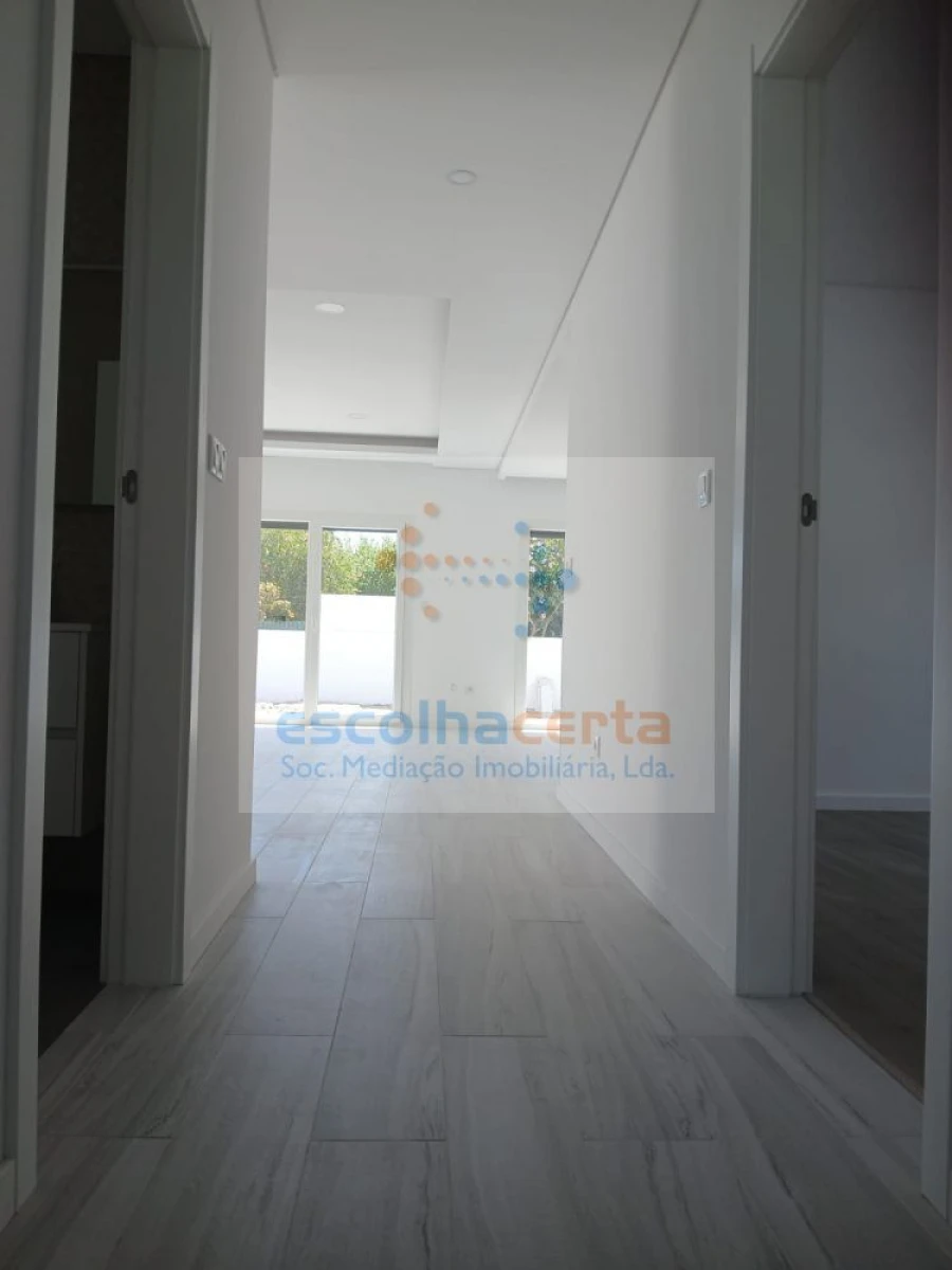 Moradia T4 para Venda em Fernao Ferro Foto 29