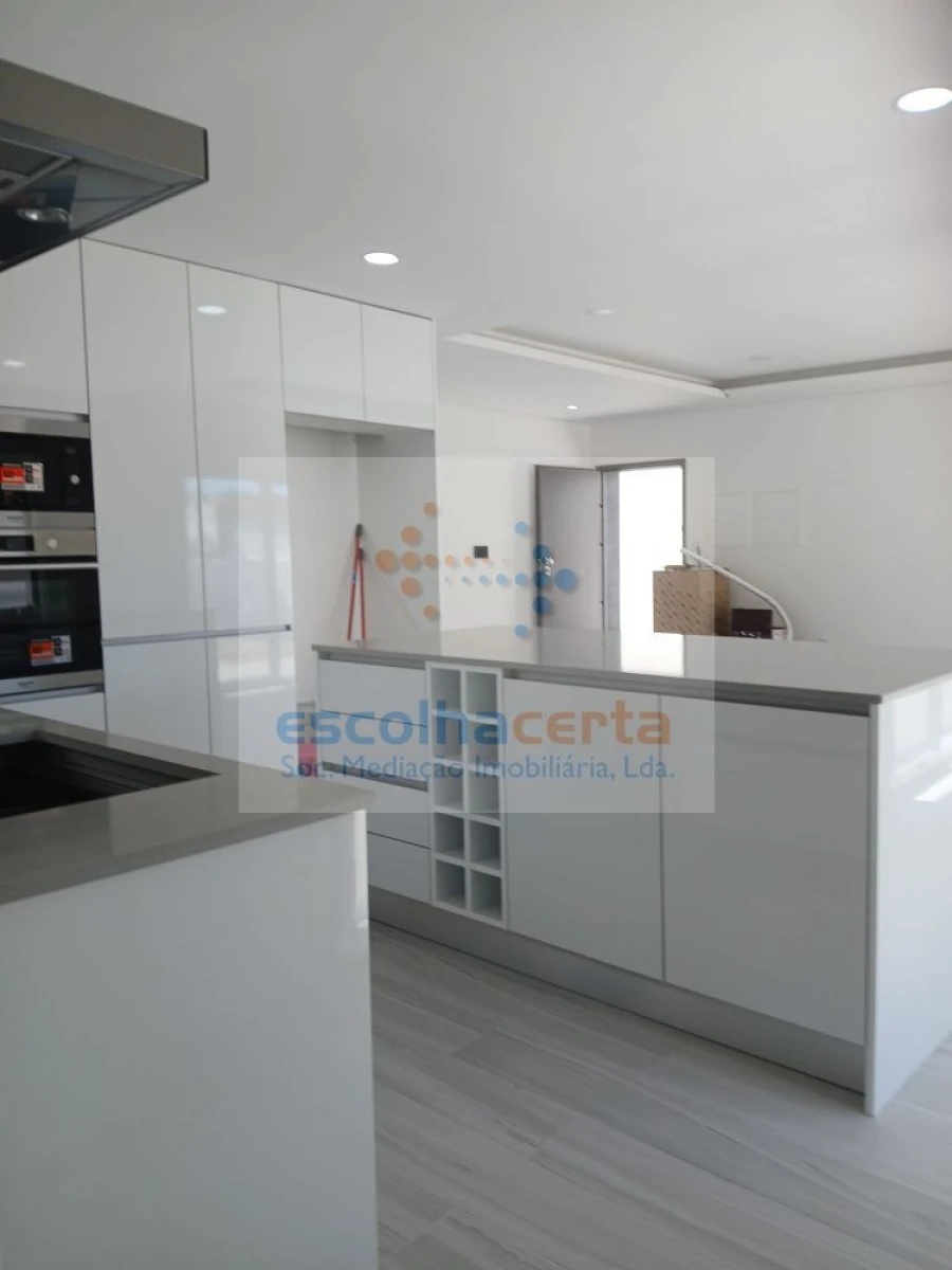 Moradia T4 para Venda em Fernao Ferro Foto 27