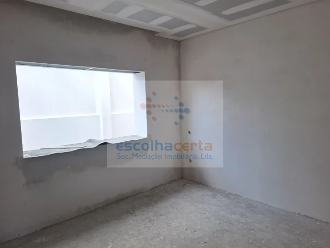 Moradia T4 para Venda em Fernao Ferro Foto 4