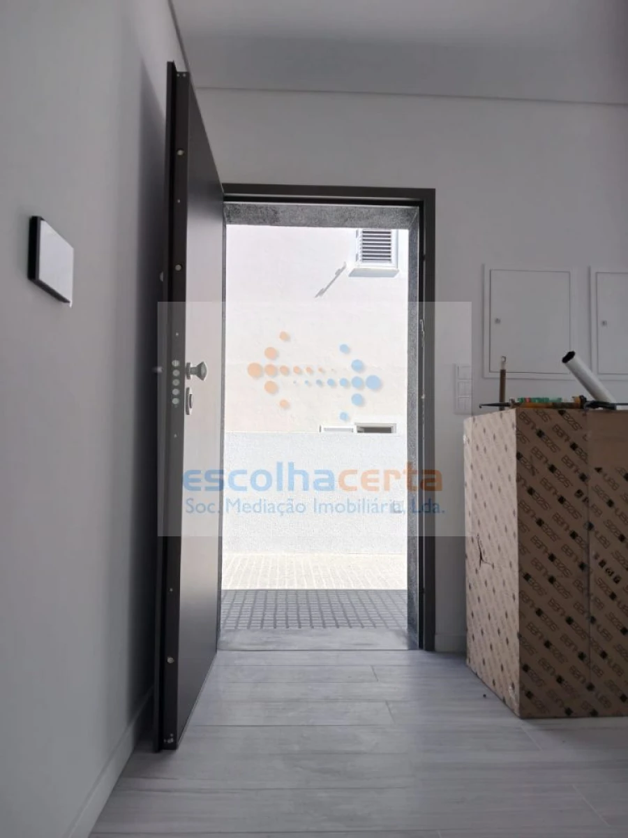 Moradia T4 para Venda em Fernao Ferro Foto 22