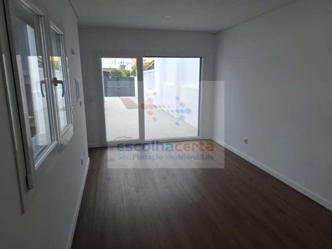 Moradia T4 para Venda em Fernao Ferro Foto 13