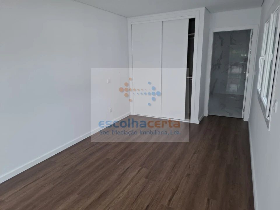 Moradia T4 para Venda em Fernao Ferro Foto 11