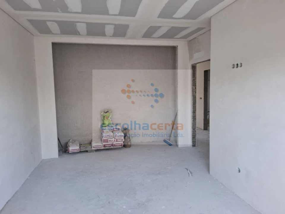 Moradia T4 para Venda em Fernao Ferro Foto 3