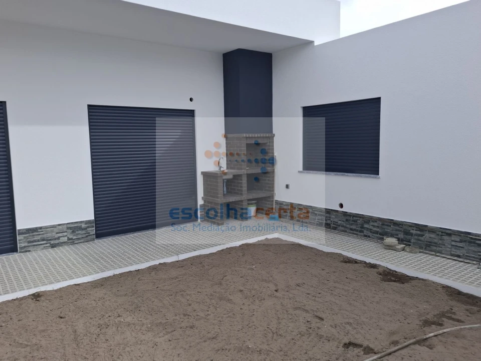 Moradia T4 para Venda em Fernao Ferro Foto 19