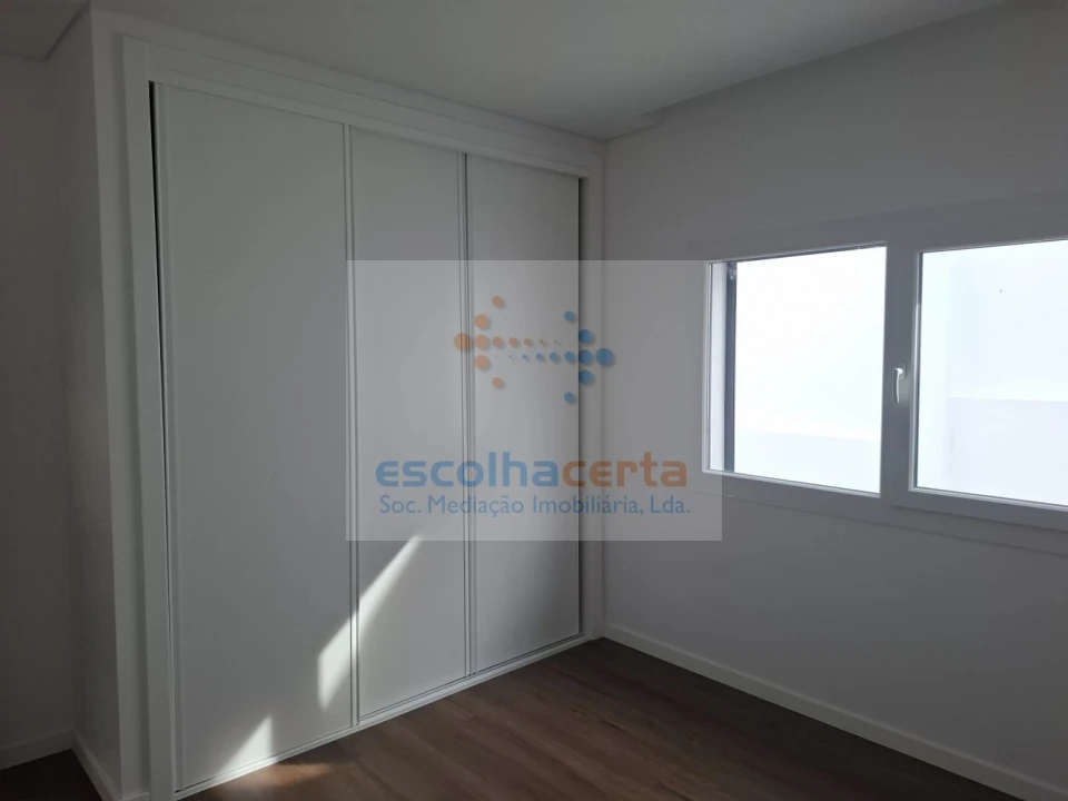 Moradia T4 para Venda em Fernao Ferro Foto 10