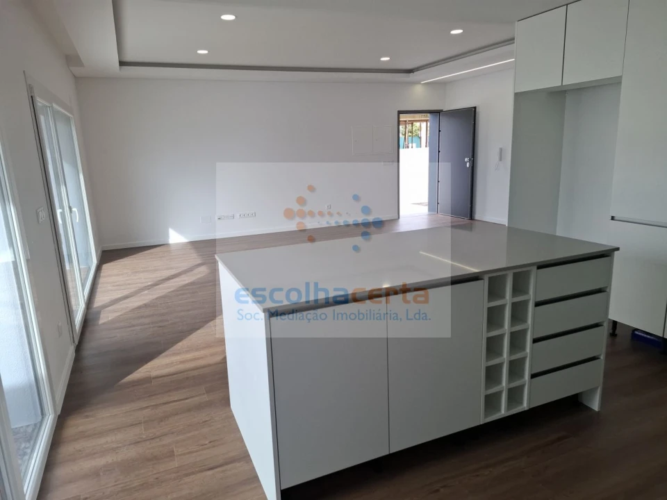 Moradia T4 para Venda em Fernao Ferro Foto 4