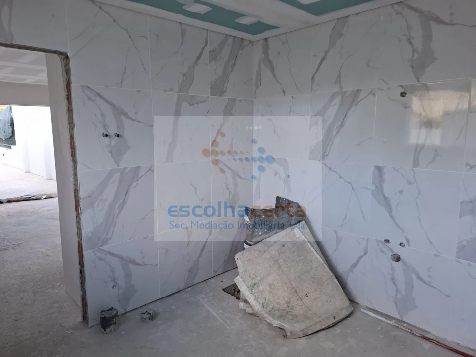 Moradia T4 para Venda em Fernao Ferro Foto 9