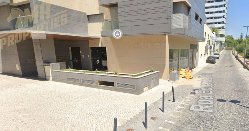 Loja para Venda em Campolide Foto 2