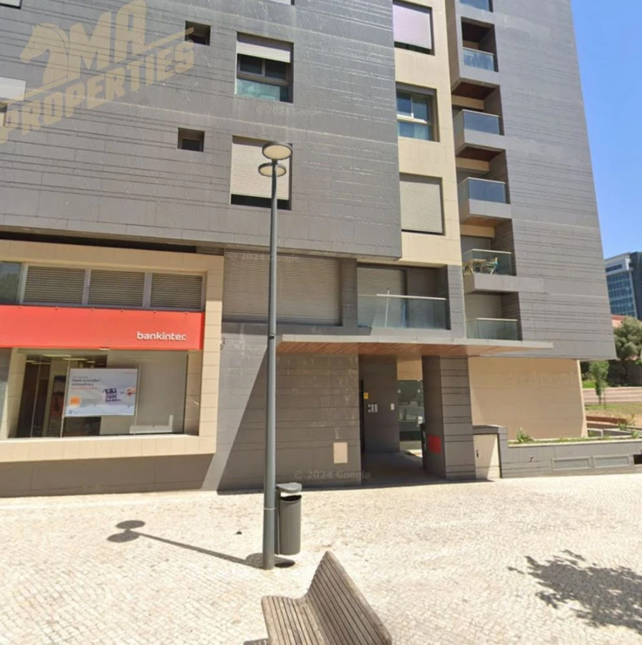 Loja para Venda em Campolide Foto 3