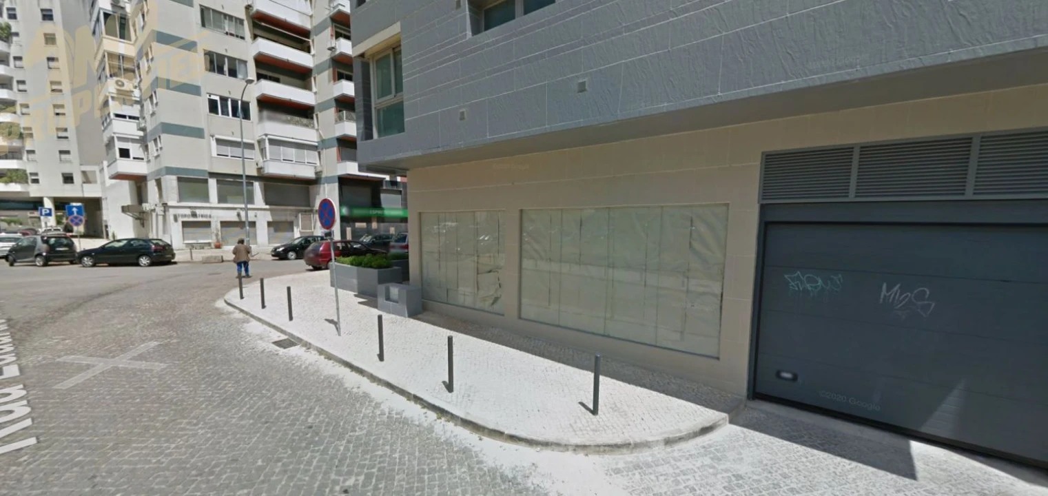 Loja para Venda em Campolide Foto 6