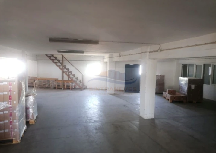 Armazém para Venda em Alverca do Ribatejo e Sobralinho Foto 4