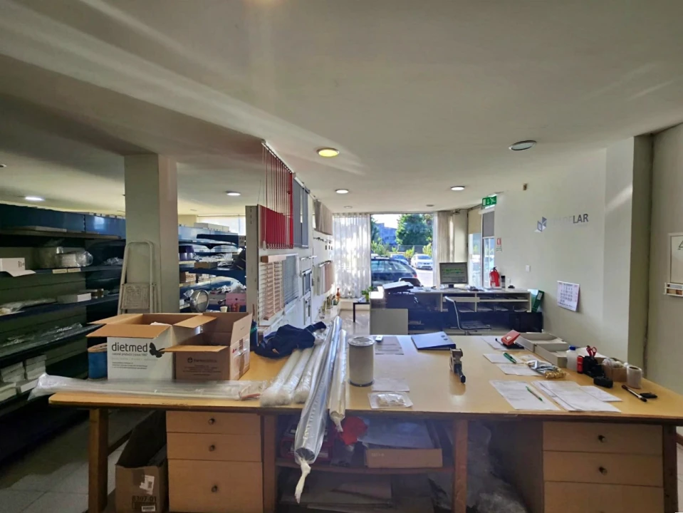 Armazém para Venda em Merelim (São Paio), Panoias e Parada de Tibães Foto 3