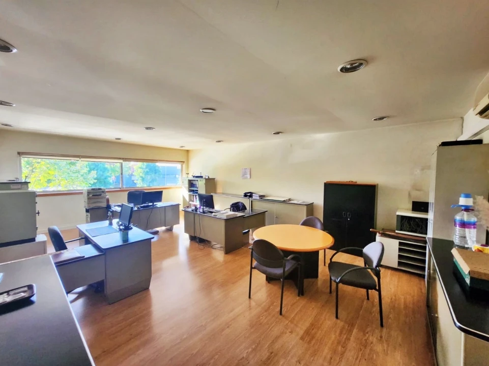 Armazém para Venda em Merelim (São Paio), Panoias e Parada de Tibães Foto 4