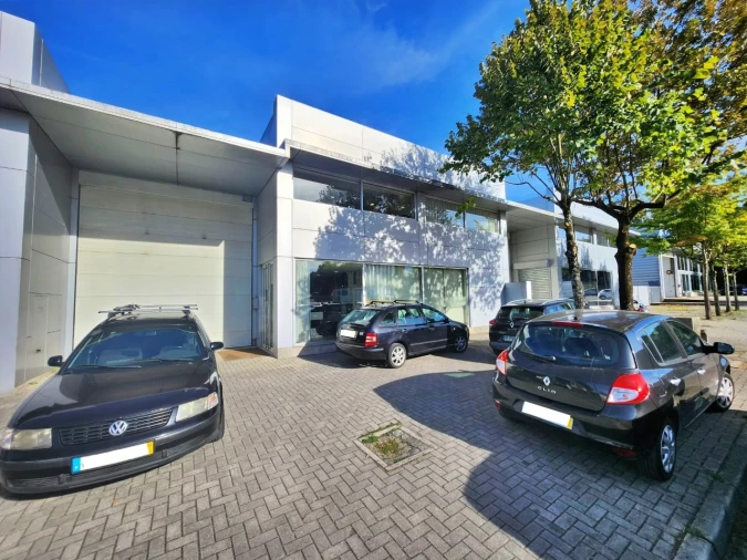 Armazém para Venda em Merelim (São Paio), Panoias e Parada de Tibães Foto 1