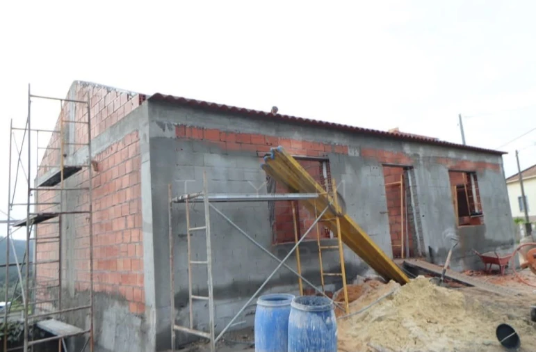 Moradia T3 para Venda em Olalhas Foto 6