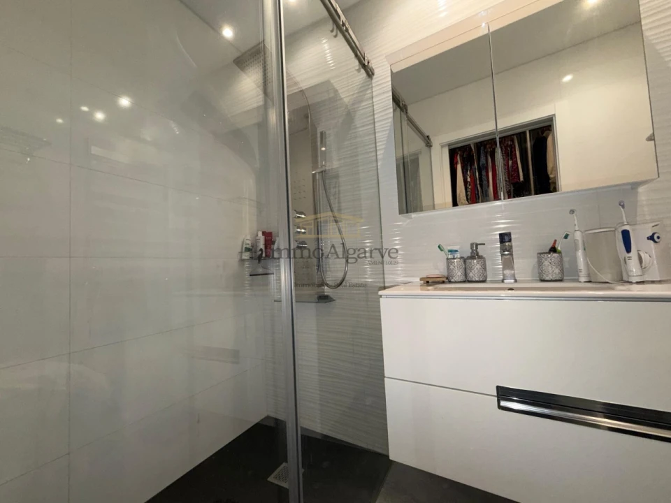 Apartamento T2 para Venda em Albufeira e Olhos de Água Foto 12