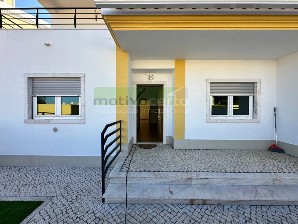 Moradia T4 para Arrendamento em São Domingos de Rana Foto 29