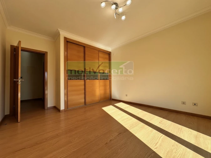 Moradia T4 para Arrendamento em São Domingos de Rana Foto 10