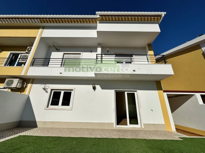 Moradia T4 para Arrendamento em São Domingos de Rana Foto 30