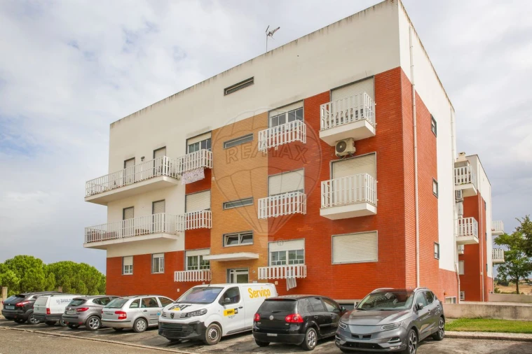 Apartamento T3 para Venda em Aveiras de Cima Foto 3