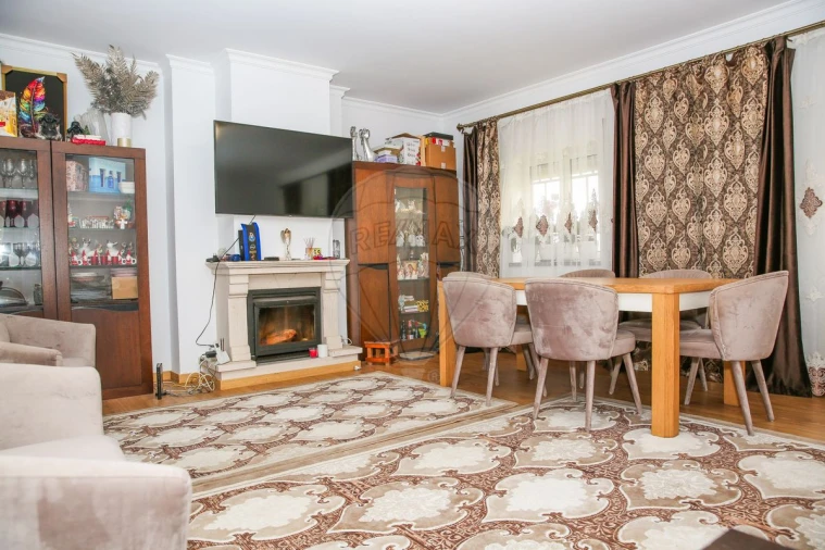 Apartamento T3 para Venda em Aveiras de Cima Foto 4