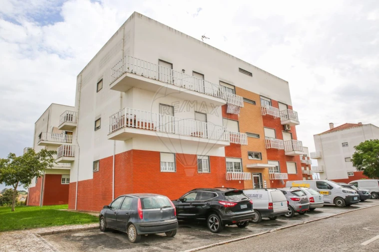 Apartamento T3 para Venda em Aveiras de Cima Foto 2