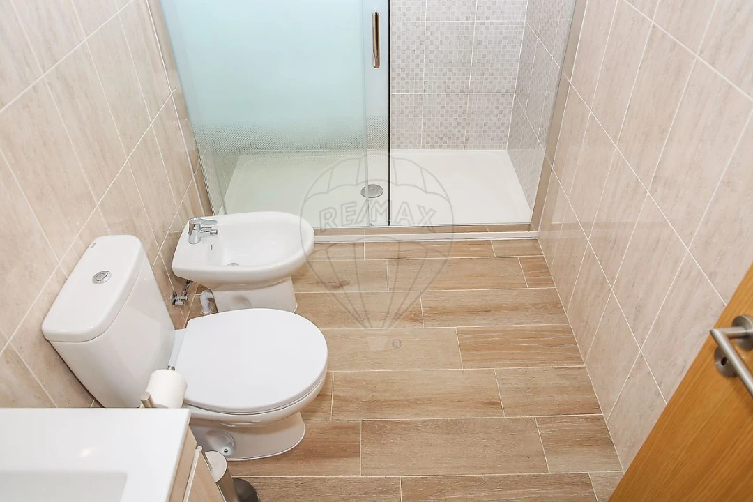 Moradia T2 para Venda em Almoster Foto 16