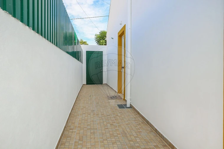 Moradia T2 para Venda em Almoster Foto 19