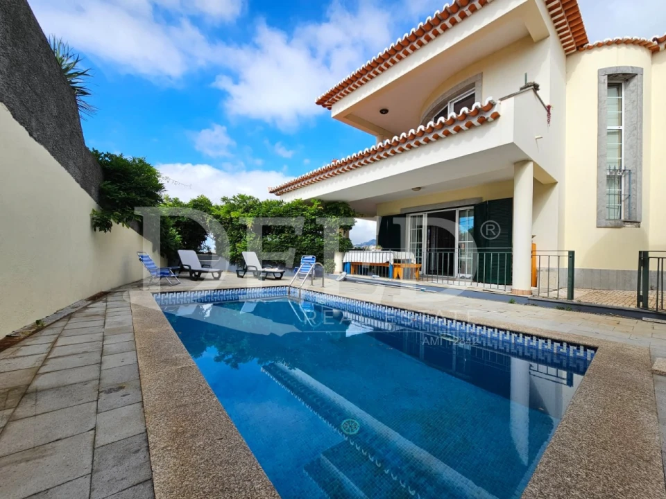 Moradia T4 para Venda em São Roque Foto 1