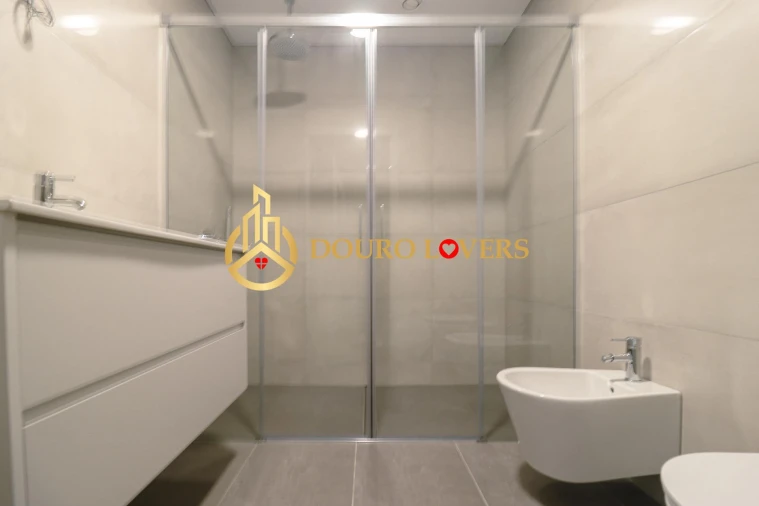 Apartamento T3 para Venda em Cedofeita, Santo Ildefonso, Sé, Miragaia, São Nicolau e Vitória Foto 15
