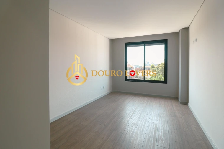 Apartamento T3 para Venda em Cedofeita, Santo Ildefonso, Sé, Miragaia, São Nicolau e Vitória Foto 16
