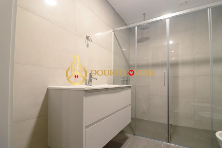 Apartamento T3 para Venda em Cedofeita, Santo Ildefonso, Sé, Miragaia, São Nicolau e Vitória Foto 22