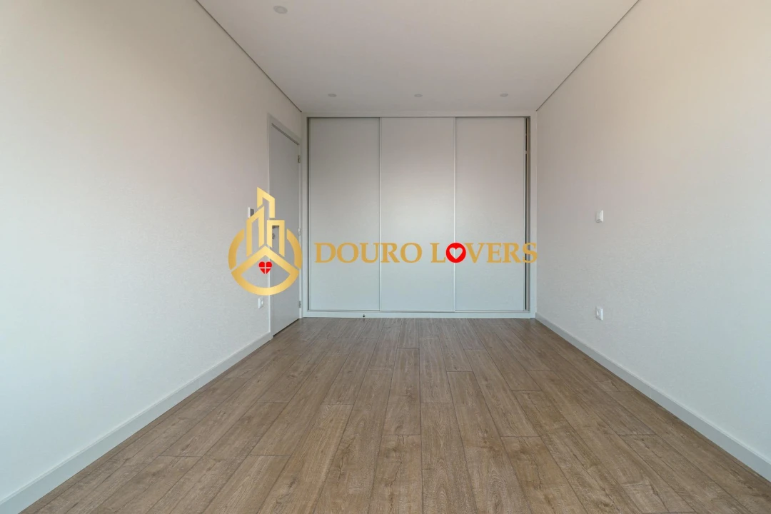 Apartamento T3 para Venda em Cedofeita, Santo Ildefonso, Sé, Miragaia, São Nicolau e Vitória Foto 17