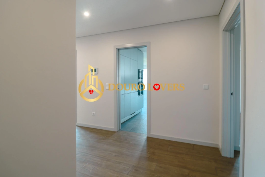 Apartamento T3 para Venda em Cedofeita, Santo Ildefonso, Sé, Miragaia, São Nicolau e Vitória Foto 7