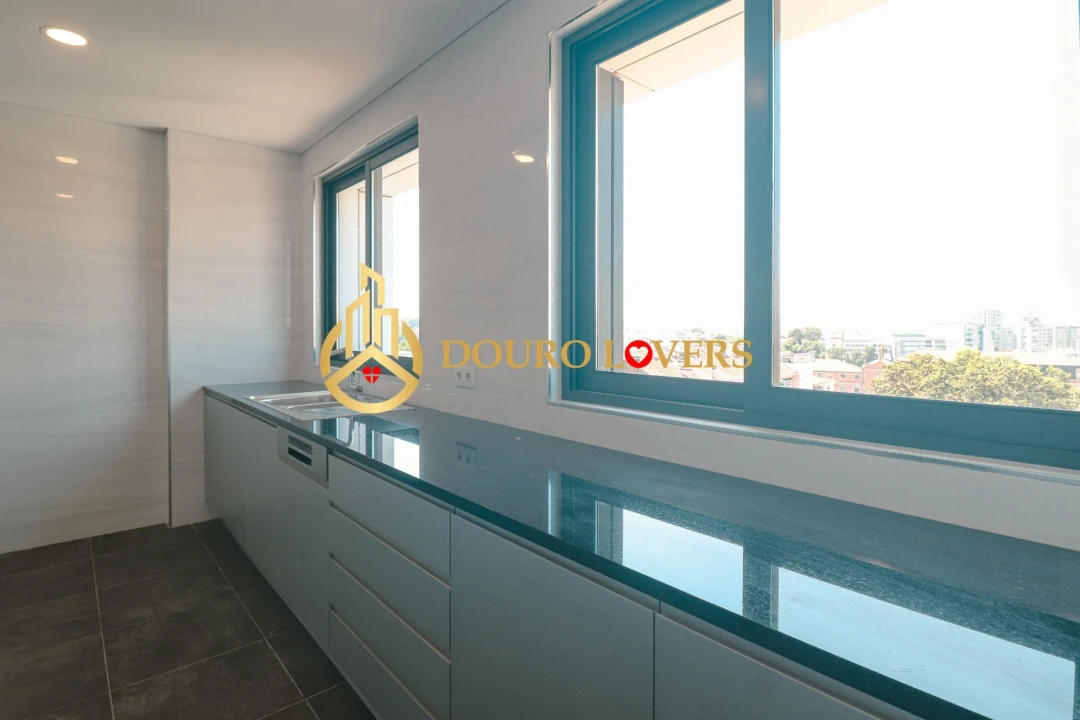 Apartamento T4 para Venda em Cedofeita, Santo Ildefonso, Sé, Miragaia, São Nicolau e Vitória Foto 11
