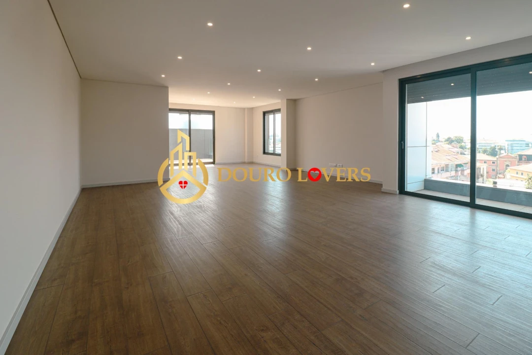 Apartamento T4 para Venda em Cedofeita, Santo Ildefonso, Sé, Miragaia, São Nicolau e Vitória Foto 14