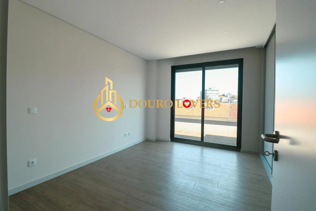 Apartamento T4 para Venda em Cedofeita, Santo Ildefonso, Sé, Miragaia, São Nicolau e Vitória Foto 22