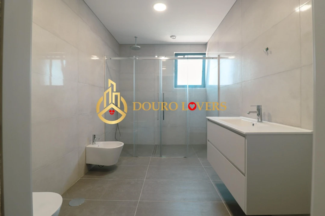 Apartamento T4 para Venda em Cedofeita, Santo Ildefonso, Sé, Miragaia, São Nicolau e Vitória Foto 31