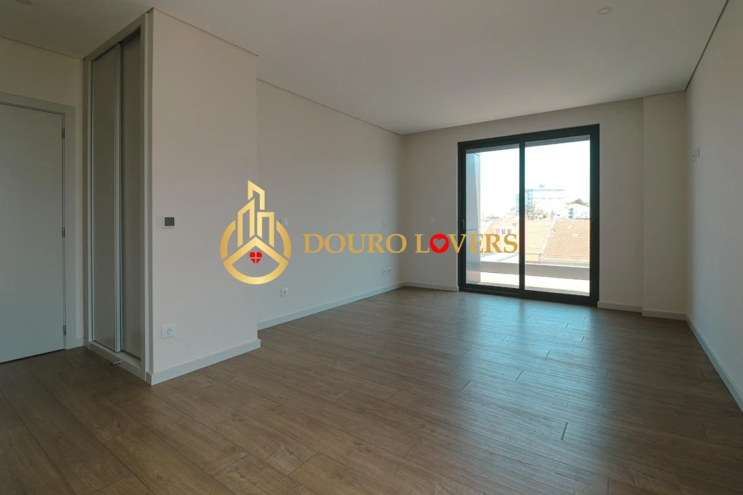 Apartamento T4 para Venda em Cedofeita, Santo Ildefonso, Sé, Miragaia, São Nicolau e Vitória Foto 32