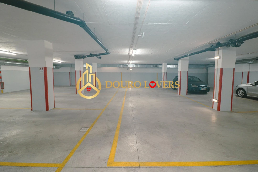 Apartamento T4 para Venda em Cedofeita, Santo Ildefonso, Sé, Miragaia, São Nicolau e Vitória Foto 33