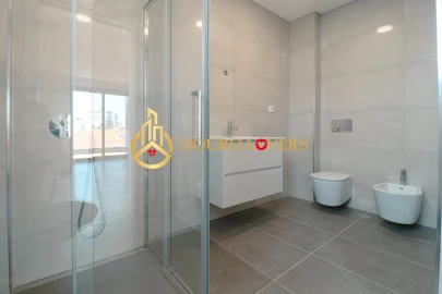 Apartamento T4 para Venda em Cedofeita, Santo Ildefonso, Sé, Miragaia, São Nicolau e Vitória