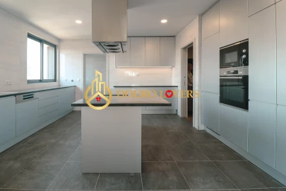 Apartamento T4 para Venda em Cedofeita, Santo Ildefonso, Sé, Miragaia, São Nicolau e Vitória