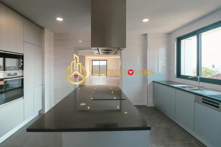 Apartamento T4 para Venda em Cedofeita, Santo Ildefonso, Sé, Miragaia, São Nicolau e Vitória Foto 13