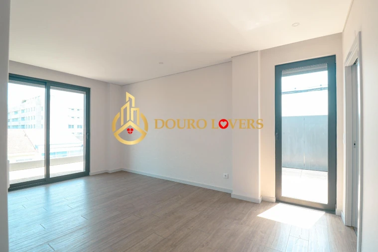 Apartamento T4 para Venda em Cedofeita, Santo Ildefonso, Sé, Miragaia, São Nicolau e Vitória Foto 29